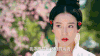 美女 鲜花 裙子 发怒