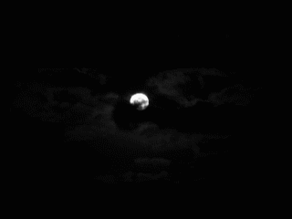 月亮 乌云 游走 闪亮