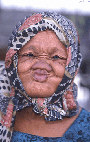 老奶奶噘嘴表情包图片