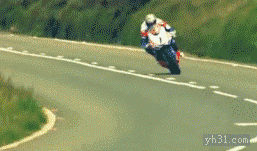 开摩托车的搞笑动态图图片
