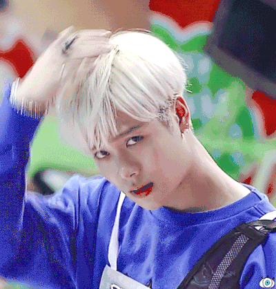 王嘉尔 偶像运动会 帅气 射箭 耍帅