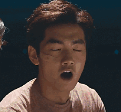 困 张嘴 打哈欠 捂嘴 电影 眯眼 表情包 银河少女