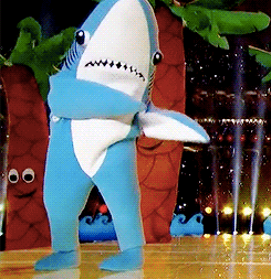 鲨鱼跳舞娱乐可爱gif动图