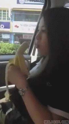 美女吃香蕉动图图片