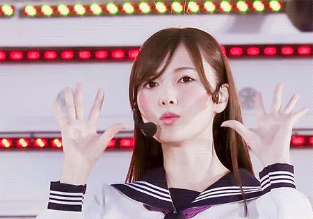 白石麻衣美女可爱迷人女神gif动图_动态图_表情包下载_soogif