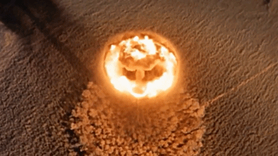 核弹爆炸威力巨大蘑菇云gif动图